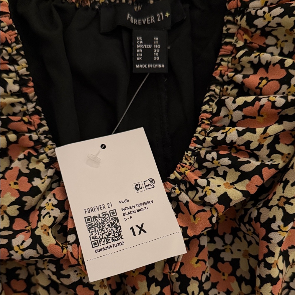 Forever 21 Plus Size Floral Puff Sleeve Top - Picture 6 of 7